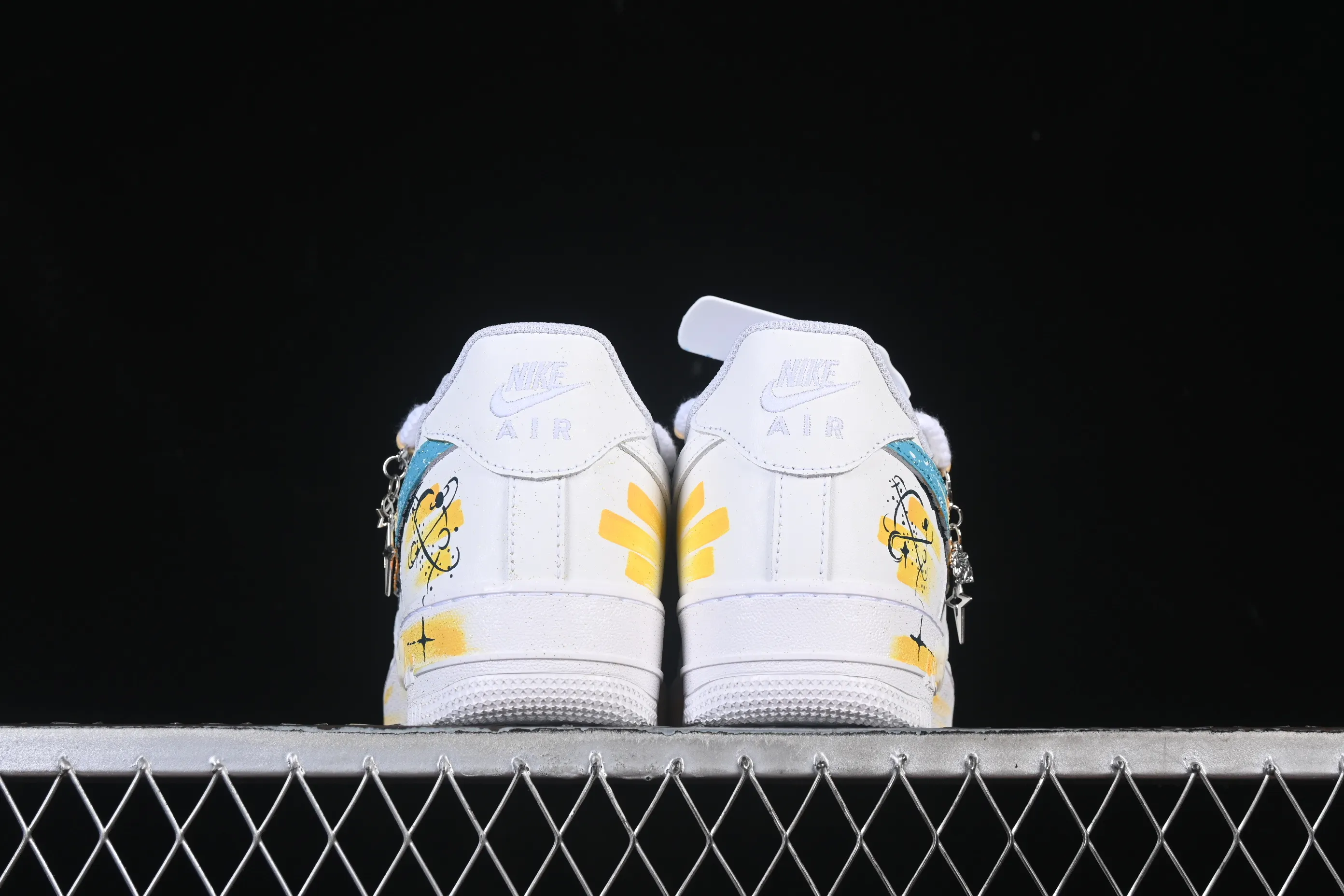 All categories Nk Air Force 1 Air Force series Nk Air Force 1 Low Air Force low-top Nike Air Force 1'07 Low "Leo" Hand-painted graffiti twelve constellations series Leo Air Force One low-top casual sneakers Constellation 723-822
